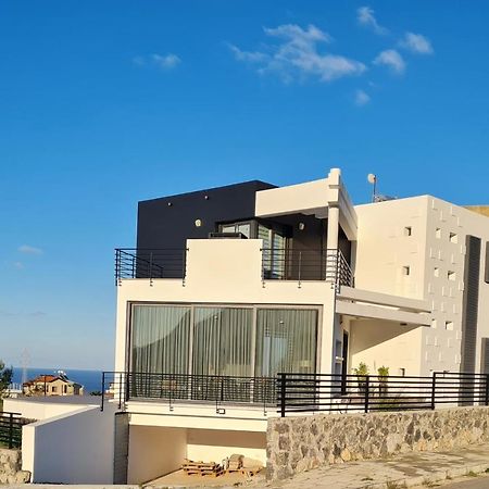 Superior Villa Between The Mountain And The Sea 4+1 Agios Epiktitos Екстериор снимка